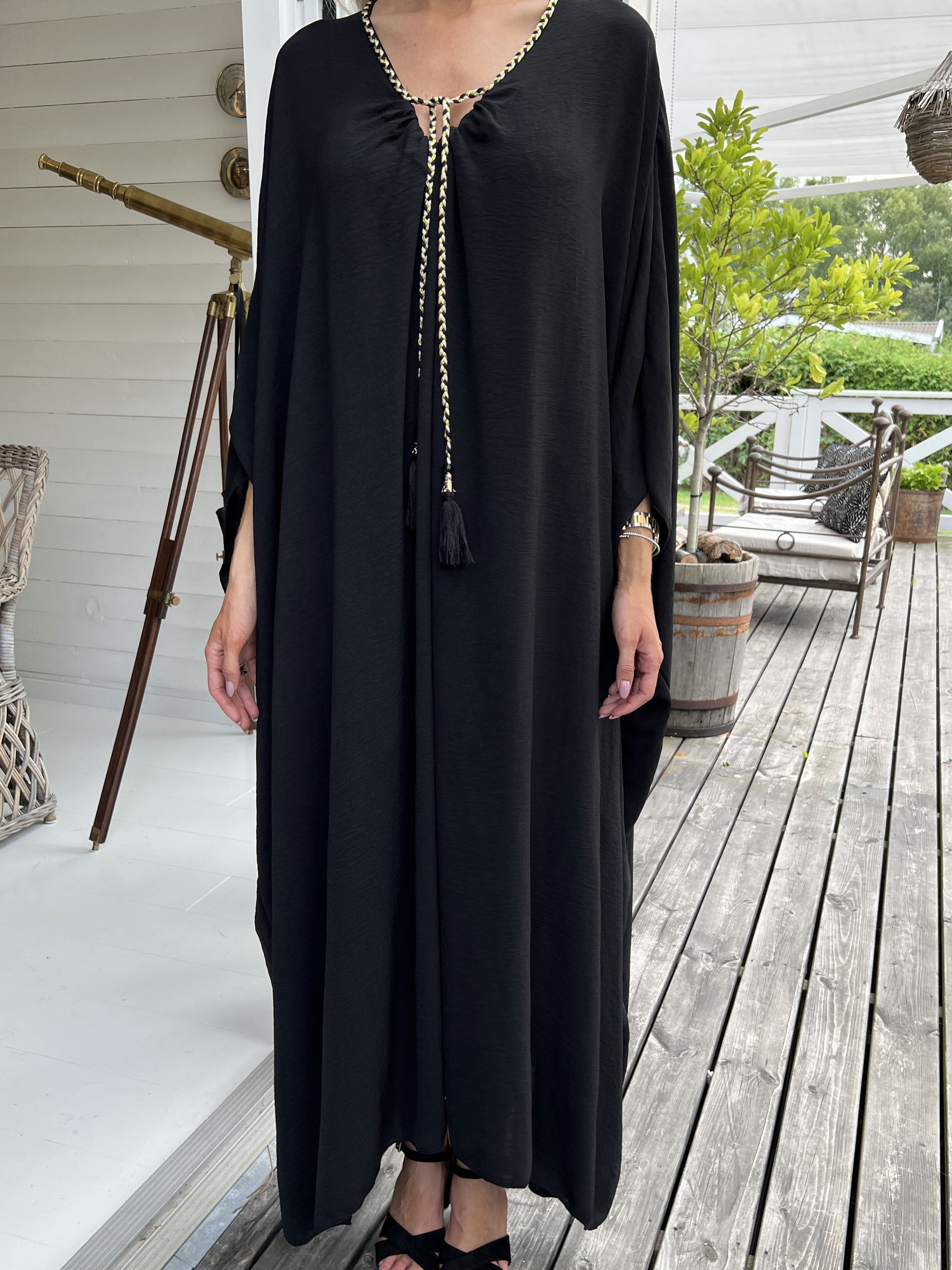 Nynne Plain - Lång lös klänning med flätade snören - Blue